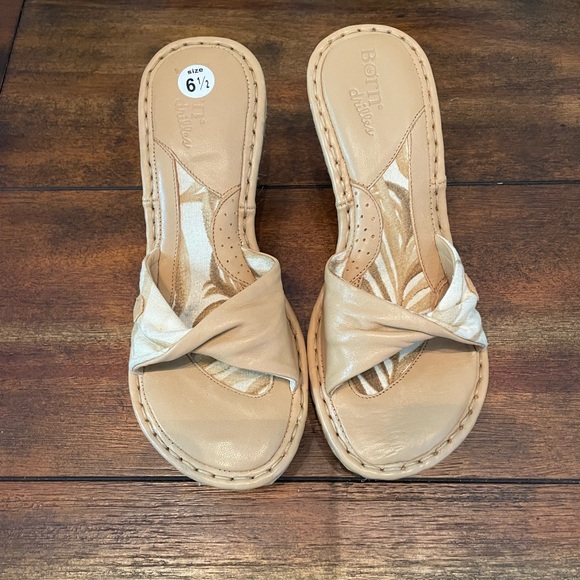 Born Shoes - “BORN” Brand Wedges. New! Tan color. Size 6.5